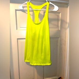 Women’s workout tank top